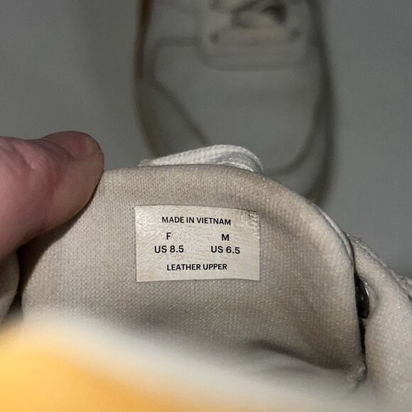 Everlane Tread ReLeather Court Sneaker White Mustard Lace Up Low Leather Sz 8.5 - Picture 9 of 9